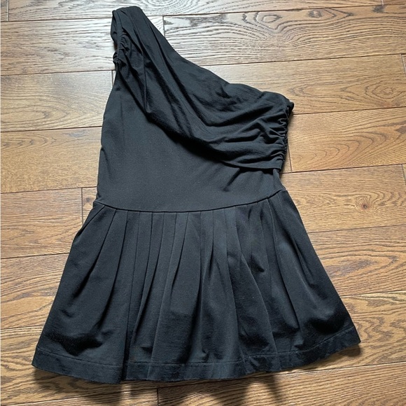 [H&M] One Shoulder Blouse - Picture 4 of 11